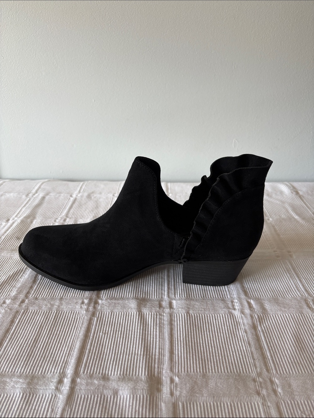 Lane Bryant Black Ruffle Faux Suede Ankle Boots 10W - Picture 2 of 7